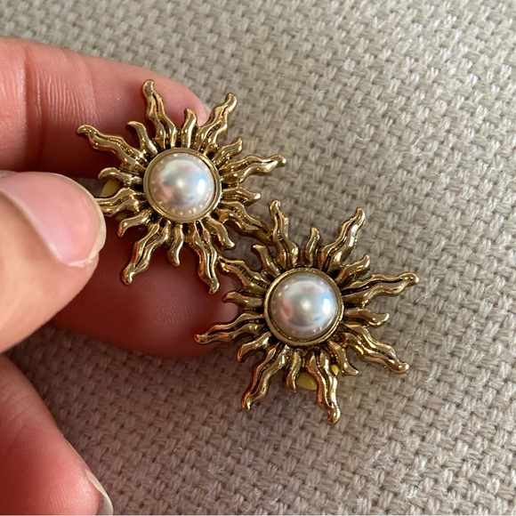 Sun pearl golden vintage earrings - Picture 1 of 4
